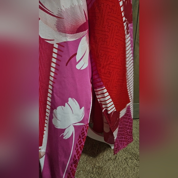 NATORI Kabuki Floral-Print Pullover Caftan. Red/pink/white. Size Med - Picture 12 of 16